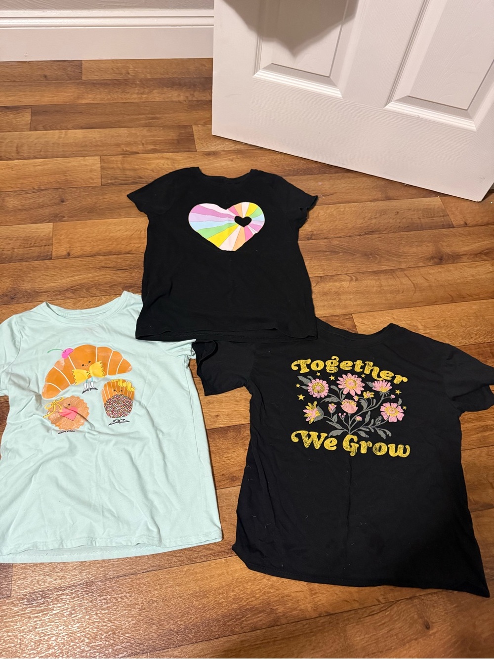 PLEASE SWIPE TO SEE FULL BUNDLE OF 7 - GIRLS TEES!!!!